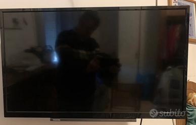 TV 32” Toshiba modello 32LA3B83DA