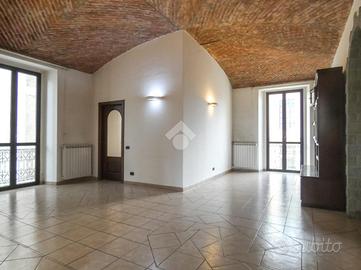 4 LOCALI A TORINO