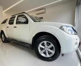 Nissan Navara 2.5 dci d.cab Le 4x4 LB Sport unico 