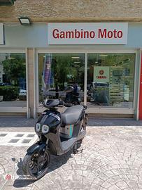 Yamaha Neo's Elettrico Dual Battery