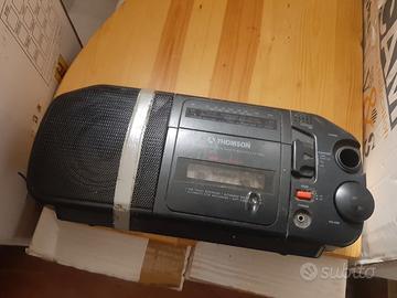 Vecchio stereo radio cassette Thomson
