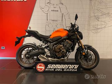Honda CB 650 R Energy Orange 2026