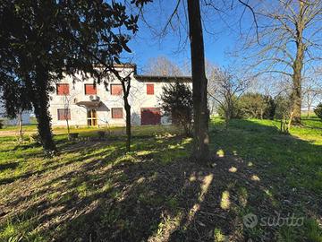 Casa indipendente di 183 m² con 5 locali e box aut