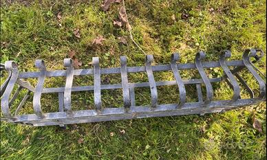 Fioriere a muro in ferro battuto