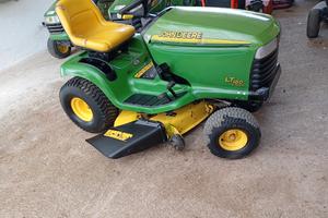 trattorino tagliaerba John Deer LT 160