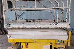 Piattaforma aerea verticale airo sf 820