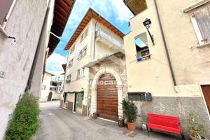 Appartamento di 110 m² con 4 locali a Isera