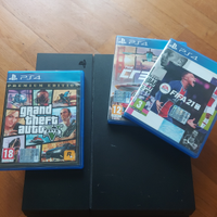Playstation 4 con 3 giochi e