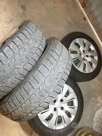 Ruote  cerchi  15 gomme invernali Toyota Yaris