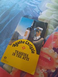 Libro Agatha Christie - Tragedia in tre atti