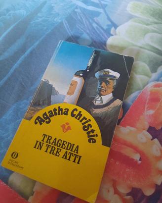 Libro Agatha Christie - Tragedia in tre atti