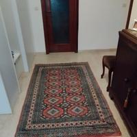 Tappeto artigianale fatto a mano per la casa
