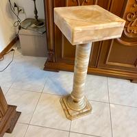 Colonna/piedistallo in onice ( o marmo )