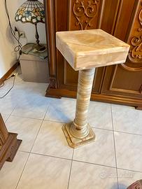 Colonna/piedistallo in onice ( o marmo )