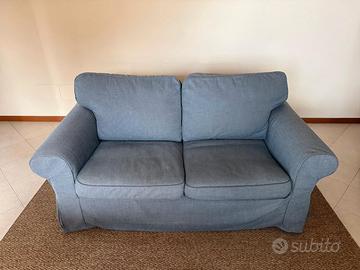 Divano 2 posti IKEA EKTORP grigia in buono stato