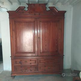 armadio antico in legno 
