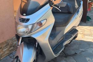 Suzuki burgman 250