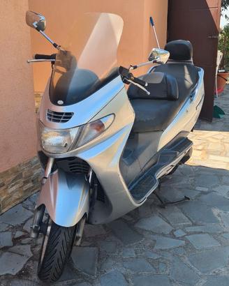 Suzuki burgman 250