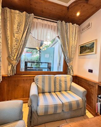 Salotto con 2 divani 2 posti e 3 poltroncinr