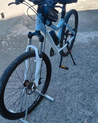 MTB DONNA GIANT 26" Bianca accessoriata+Borsa ecc.