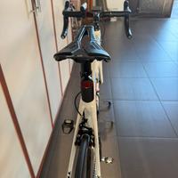 Bicicletta Trek Emonda in carbonio monoscocca