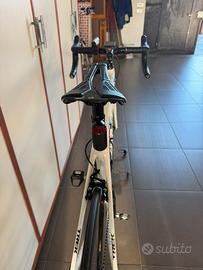 Bicicletta Trek Emonda in carbonio monoscocca