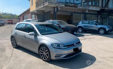 Volkswagen Golf neo patentati,full optional, tutto