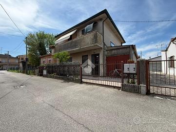 BIFAMILIARE A ROVIGO