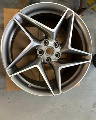Cerchio grigio titanio ORIGINALE FERRARI F8