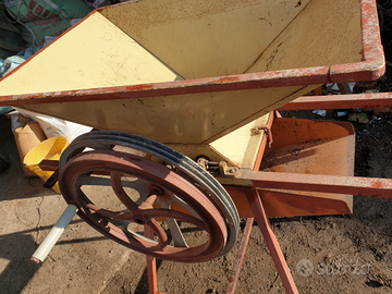 Mostatrice pigiatrice uva manuale