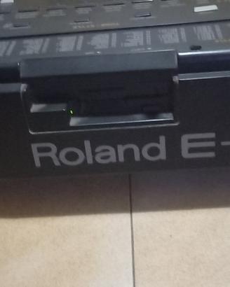 Tastiera Roland E 68