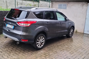 Macchina Ford Kuga
