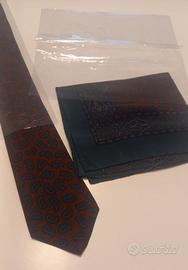 Cravatta e fazzoletto da taschino (pochette)