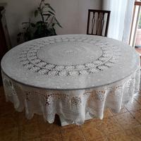 Tovaglia lavorata a uncinetto