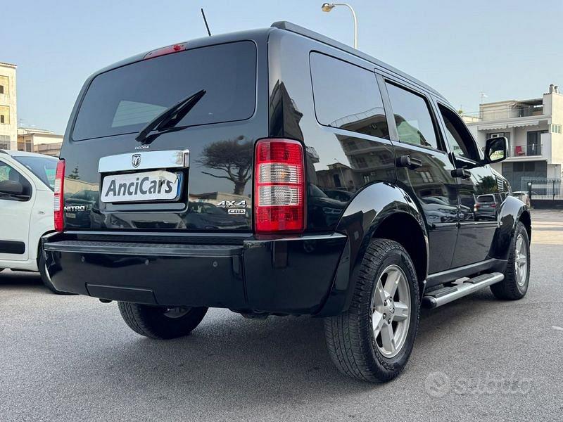 Dodge Nitro 2.8 CRD 177ch - Automatique - 4x4 - Régulateur - Jantes 17"