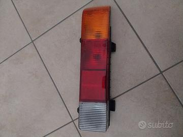 Fanalino posteriore dx usato.