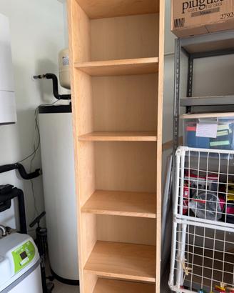 Libreria Billy IKEA a giorno con mensole