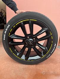 Cerchi in lega completi di pneumatici 215/45 R17