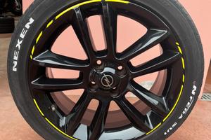 Cerchi in lega completi di pneumatici 215/45 R17