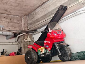moto elettrica  ducati bambini peg Perego Ducati 