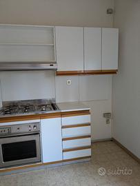 Cucina bianca anni '70