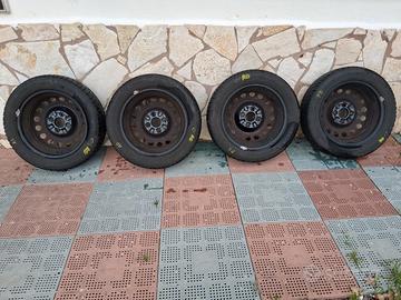 4 gomme su cerchi Citroën C1