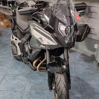 CFMoto 700MT