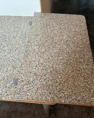 Tavolo cm 100x70. + 40