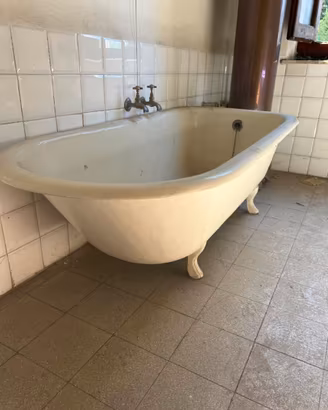Set Bagno Antico Primi '900 – Vasca Liberty e Scal