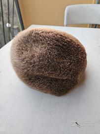 berretto in pelliccia di castorino 