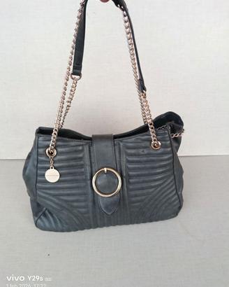 Borsa a tracolla Dudlin nera con dettagli oro