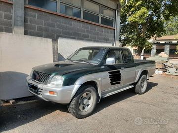 NISSAN MITSUBISHI PICK UP L200