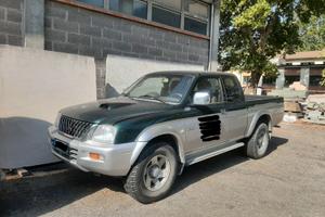 NISSAN MITSUBISHI PICK UP L200