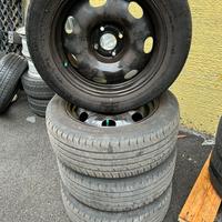 Gomme 215/55/16 al 50% e cerchi in ferro